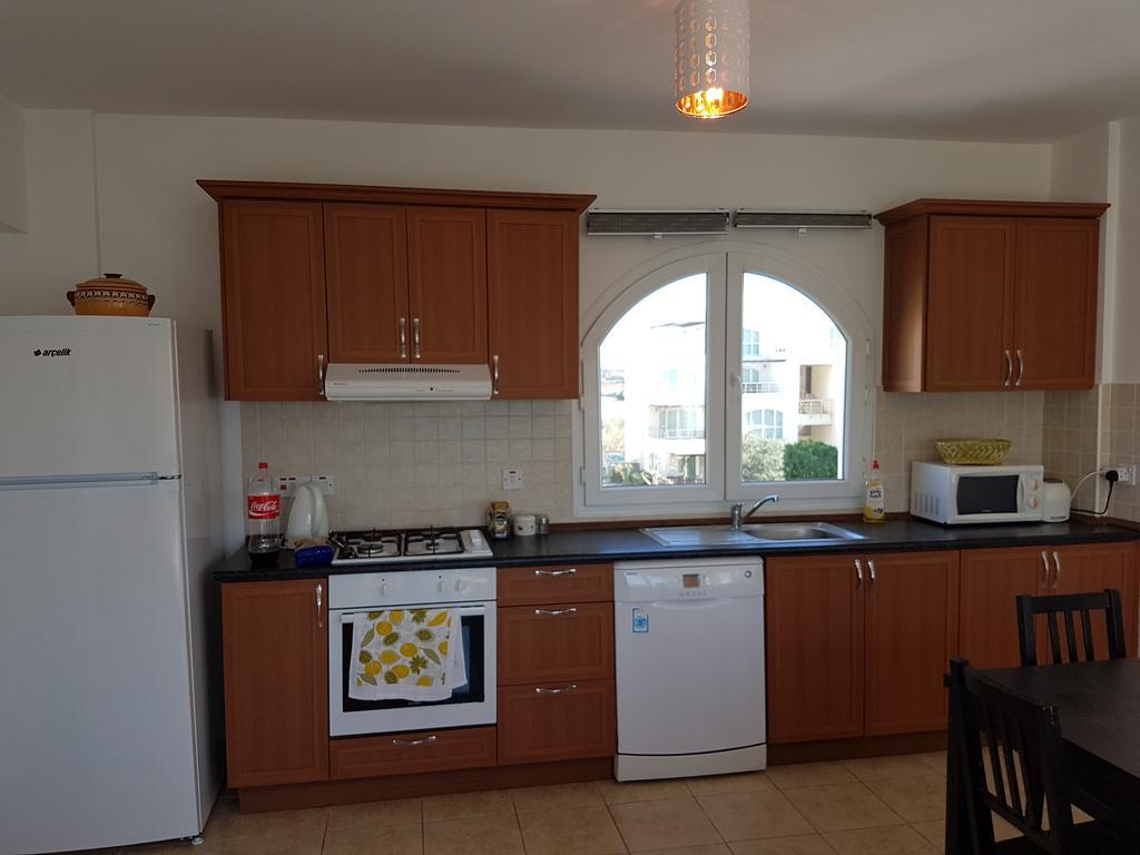 Aphrodite Beachfront Penthouse Apartment Ghaziveran Esterno foto