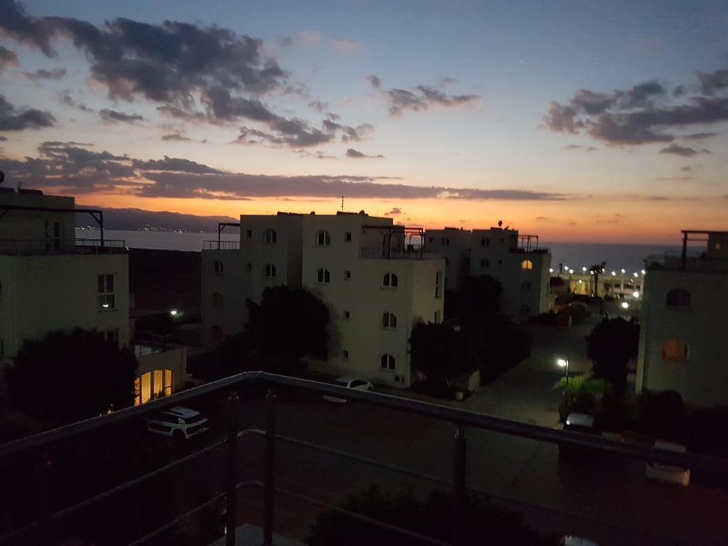 Aphrodite Beachfront Penthouse Apartment Ghaziveran Esterno foto