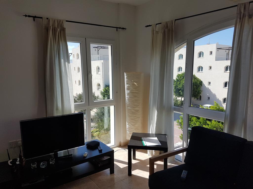 Aphrodite Beachfront Penthouse Apartment Ghaziveran Esterno foto